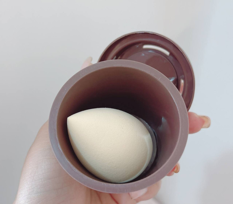 جعبه نگهدارنده پد آرایشی همراه با پد اسفنجی