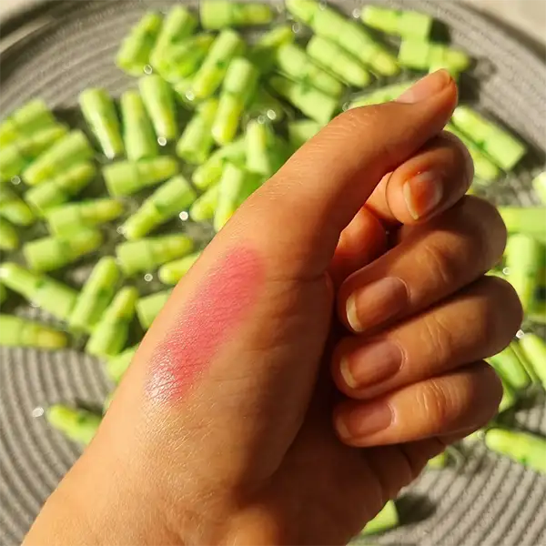 بالم لب حرارتی فشنگی آلوئه ورا