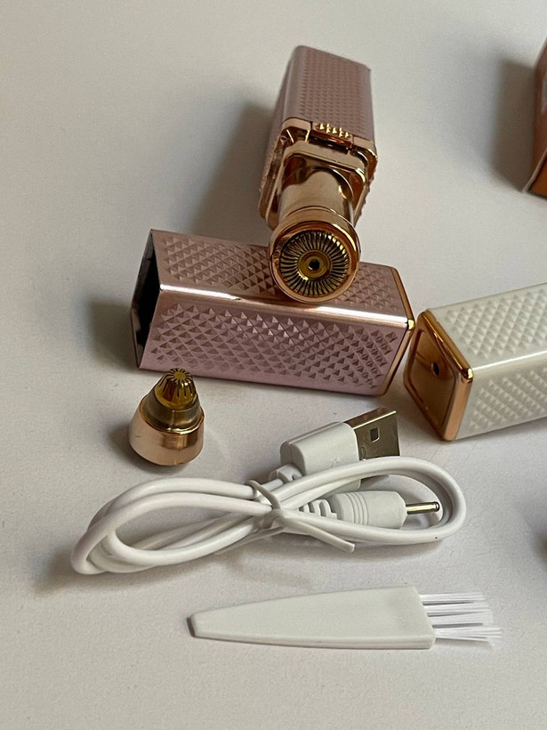 موزن رژ لبی صورت BLAWLESS مدل ماتیکی