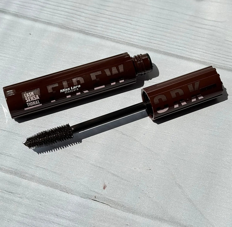 ریمل رنگی قهوه ای میس لارا Miss Lara