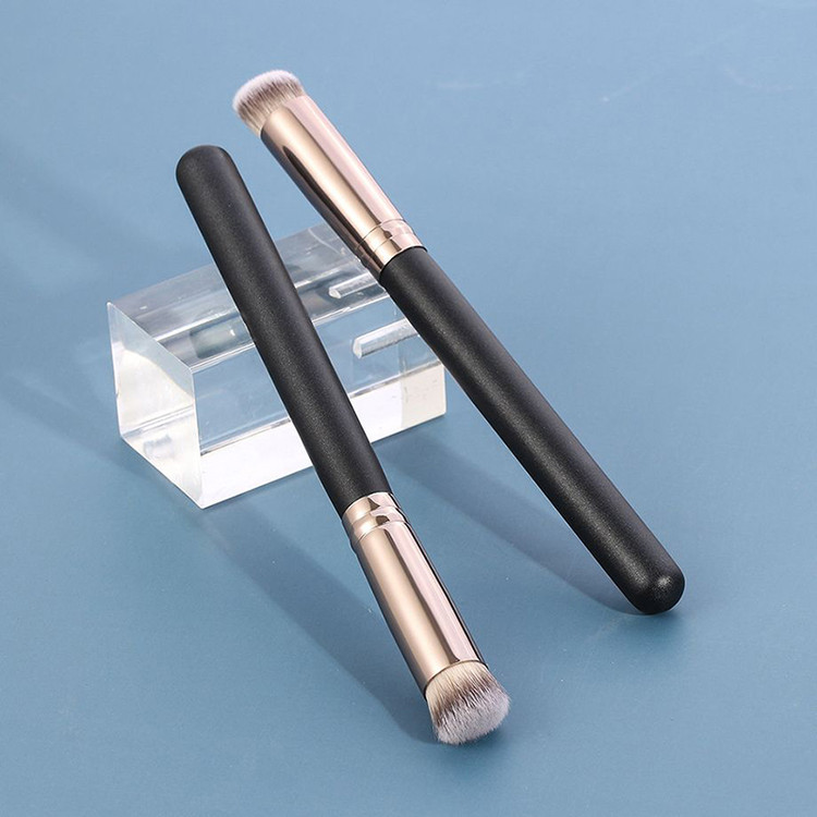 براش کانسیلر حرفه ای