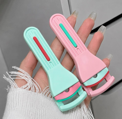 فرمژه شانه دار طبی