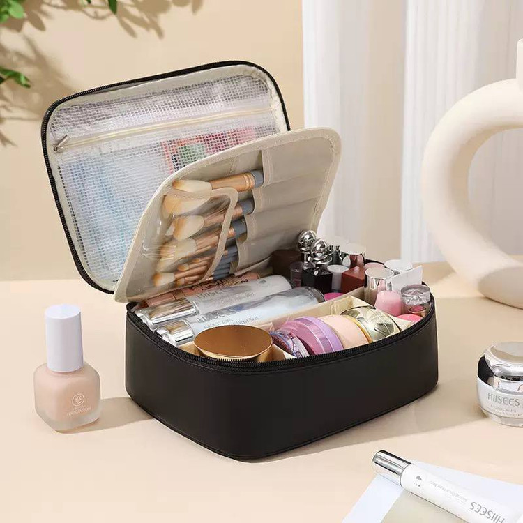 کیف آرایشی جادار Beauty Preservation